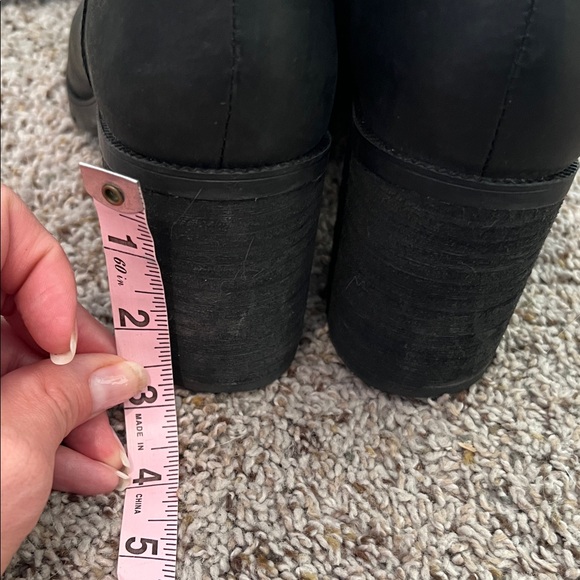 Clarks Black Leather Ankle Booties - Picture 4 of 8